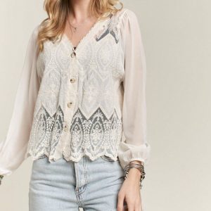Womens Casual Button Up Blouse Romantic Boho Chic Embroidered Lace Overlay Long Sleeve Cropped Top Elegant V Neck Scalloped Hem White Summer Spring Fall Dressy Date Night Party Shirt